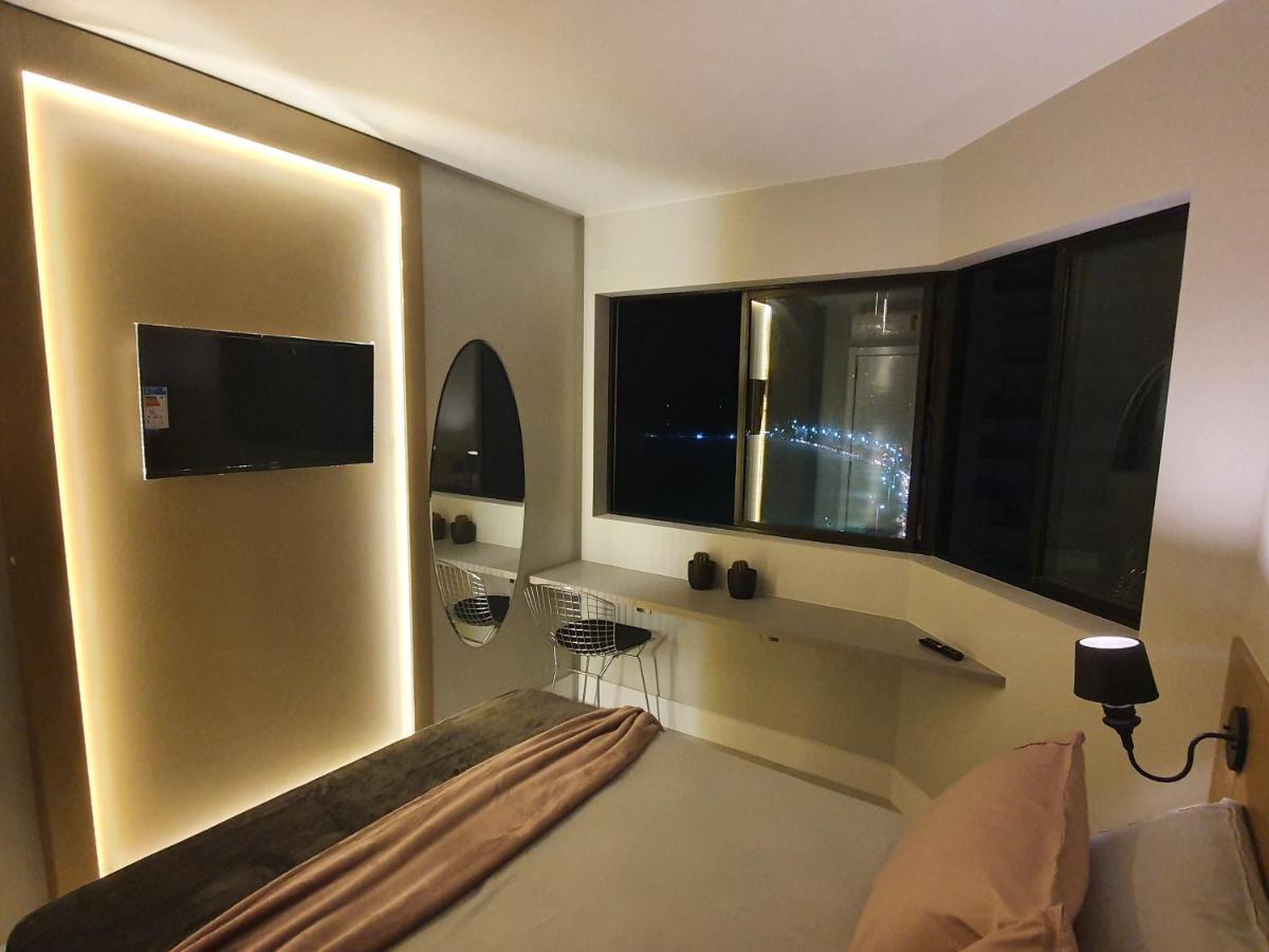 Lindo Apto Novinho, Prédio Frente Mar Apartamento
