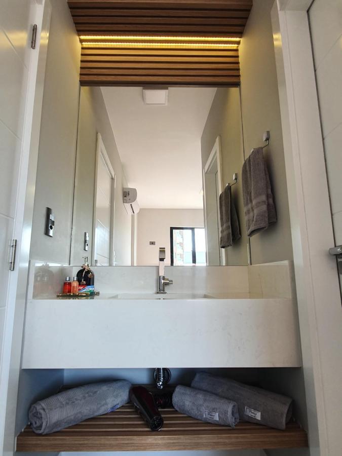 Apartamento Lindo Apto Novinho, Predio Frente Mar Balneario Camboriu